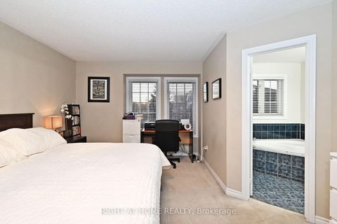 Photo 20 at 73 Bloomgate Crescent, Oak Ridges, Richmond Hill