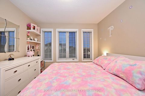 Photo 24 at 73 Bloomgate Crescent, Oak Ridges, Richmond Hill