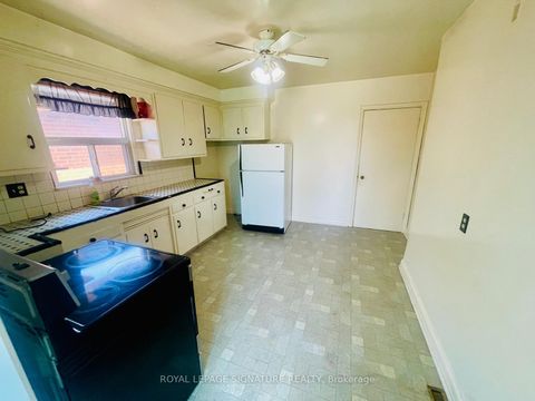 Photo 15 at 7 Placid Road, Queensway, Toronto