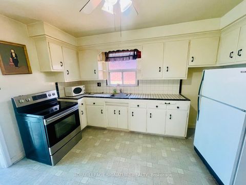 Photo 16 at 7 Placid Road, Queensway, Toronto