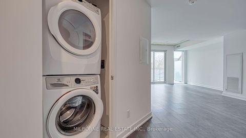 Photo 8 at 213 - 57 Brock Avenue, Roncesvalles, Toronto