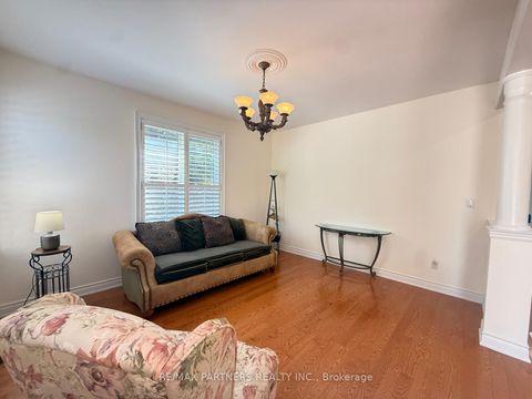 Photo 4 at 96 Bradgate Drive, Thornlea, Markham