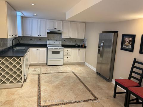 Photo 8 at 96 Bradgate Drive, Thornlea, Markham