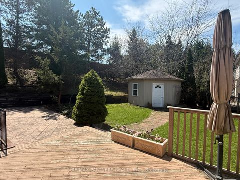 Photo 10 at 96 Bradgate Drive, Thornlea, Markham