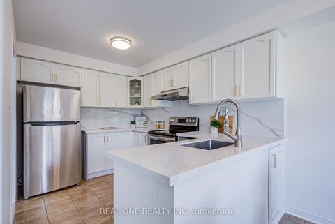 Photo 18 at 65 Westcliffe Crescent, Jefferson, Richmond Hill