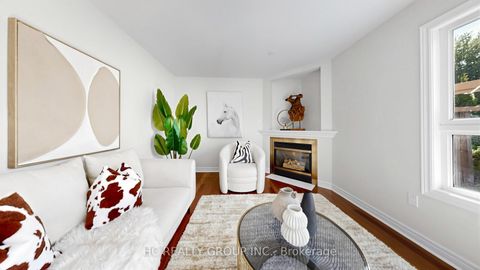 Photo 12 at 23 Brookeview Drive, Aurora Highlands, Aurora