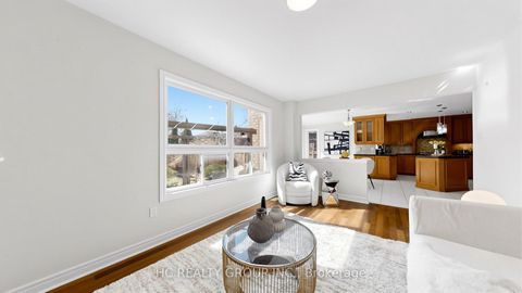 Photo 13 at 23 Brookeview Drive, Aurora Highlands, Aurora