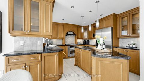 Photo 19 at 23 Brookeview Drive, Aurora Highlands, Aurora