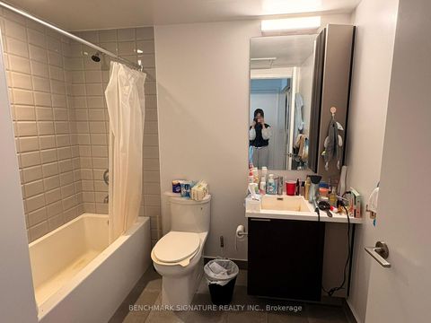 Photo 3 at 605 - 203 College Street, Chinatown, Toronto