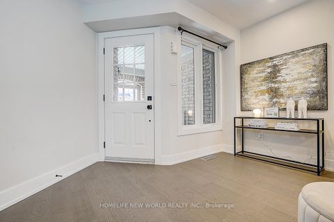 Photo 3 at 22 Stiles Avenue, Bayview Northeast, Aurora