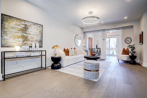 Photo 4 at 22 Stiles Avenue, Bayview Northeast, Aurora