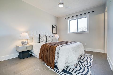 Photo 12 at 22 Stiles Avenue, Bayview Northeast, Aurora