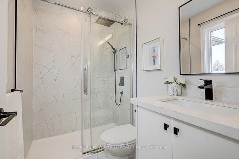 Photo 14 at 22 Stiles Avenue, Bayview Northeast, Aurora