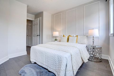 Photo 15 at 22 Stiles Avenue, Bayview Northeast, Aurora