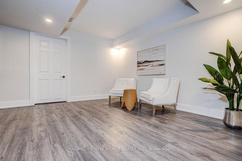 Photo 21 at 22 Stiles Avenue, Bayview Northeast, Aurora