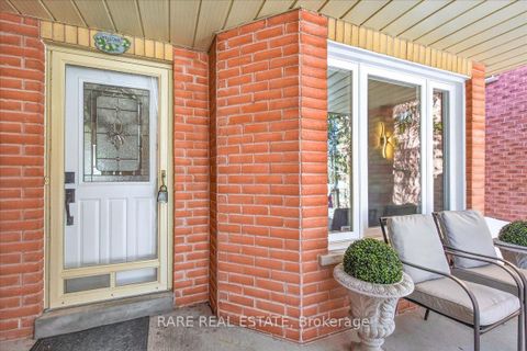 Photo 3 at 28 Hawkins Drive, Ardagh, Barrie