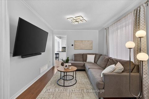 Photo 7 at 28 Hawkins Drive, Ardagh, Barrie