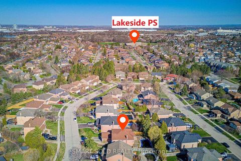 Photo 7 at 33 Love Crescent, South West, Ajax