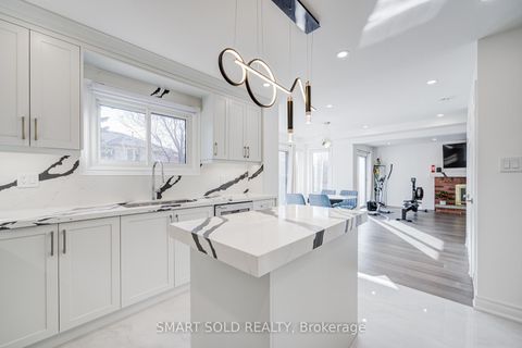 Photo 9 at 33 Love Crescent, South West, Ajax