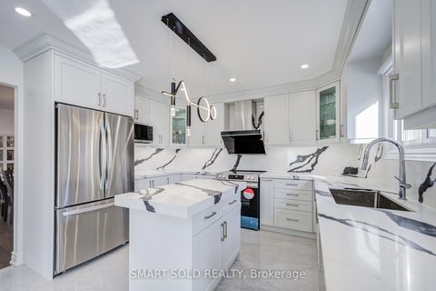 Photo 11 at 33 Love Crescent, South West, Ajax