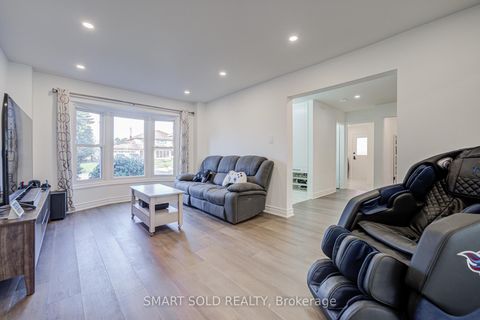 Photo 17 at 33 Love Crescent, South West, Ajax