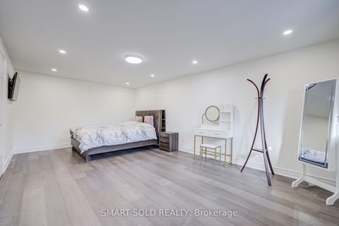 Photo 26 at 33 Love Crescent, South West, Ajax