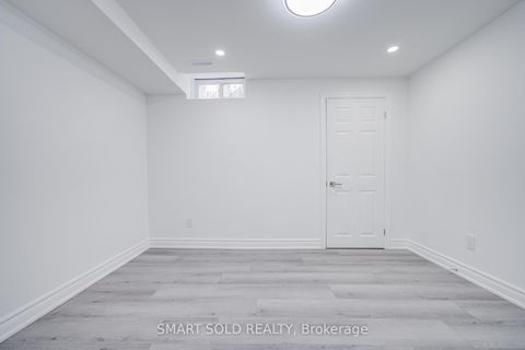 Photo 40 at 33 Love Crescent, South West, Ajax