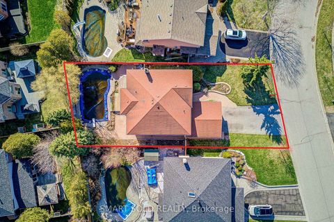 Photo 45 at 33 Love Crescent, South West, Ajax