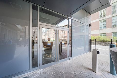 Photo 1 at 406 - 478 King Street W, Waterfront Communities C1, Toronto