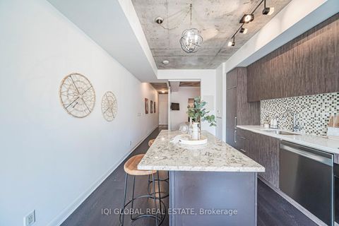 Photo 8 at 406 - 478 King Street W, Waterfront Communities C1, Toronto