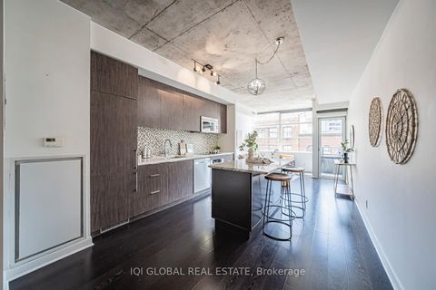Photo 10 at 406 - 478 King Street W, Waterfront Communities C1, Toronto