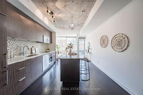 Photo 11 at 406 - 478 King Street W, Waterfront Communities C1, Toronto
