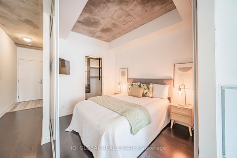 Photo 12 at 406 - 478 King Street W, Waterfront Communities C1, Toronto