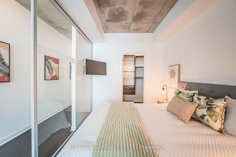 Photo 13 at 406 - 478 King Street W, Waterfront Communities C1, Toronto