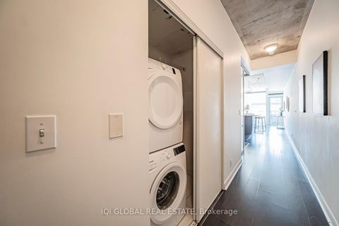 Photo 38 at 406 - 478 King Street W, Waterfront Communities C1, Toronto