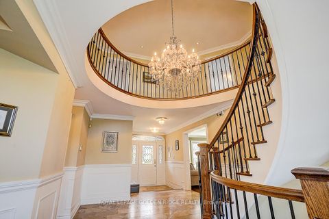 Photo 5 at 725 Exceller Circle, Wyndham, Newmarket