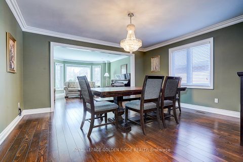 Photo 9 at 725 Exceller Circle, Wyndham, Newmarket