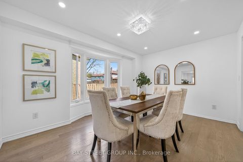 Photo 7 at 33 Winborne Drive, Brownridge, Vaughan