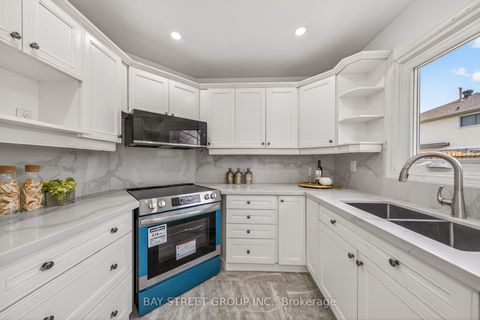 Photo 10 at 33 Winborne Drive, Brownridge, Vaughan