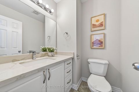 Photo 13 at 33 Winborne Drive, Brownridge, Vaughan