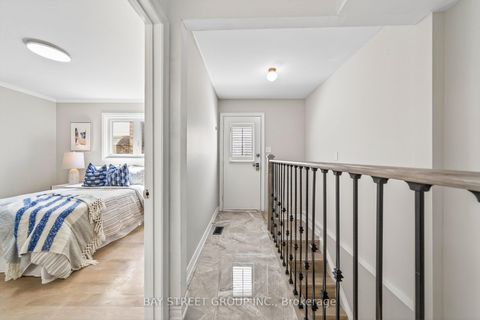 Photo 17 at 33 Winborne Drive, Brownridge, Vaughan