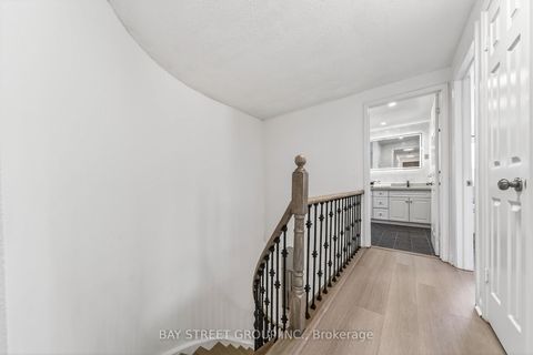 Photo 19 at 33 Winborne Drive, Brownridge, Vaughan