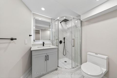 Photo 32 at 33 Winborne Drive, Brownridge, Vaughan