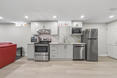 Photo 36 at 33 Winborne Drive, Brownridge, Vaughan