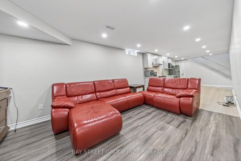 Photo 37 at 33 Winborne Drive, Brownridge, Vaughan