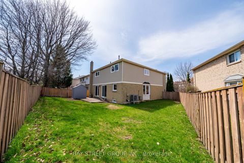 Photo 41 at 33 Winborne Drive, Brownridge, Vaughan