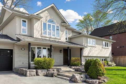 Photo 2 at 16 Worsley Court, Unionville, Markham