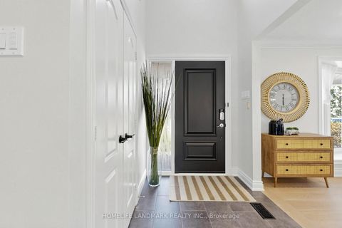 Photo 15 at 16 Worsley Court, Unionville, Markham