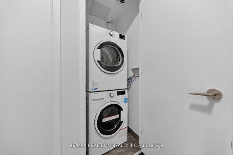 Photo 9 at 323 - 3100 Keele Street, CFB, Toronto