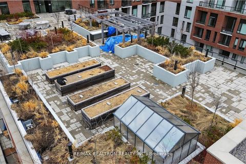 Photo 10 at 323 - 3100 Keele Street, CFB, Toronto